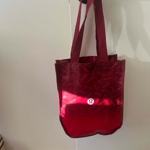 Lululemon Athletica Commission Classic Fit 9” WovenAir off-white Shorts - 32 - Picture 5 of 6